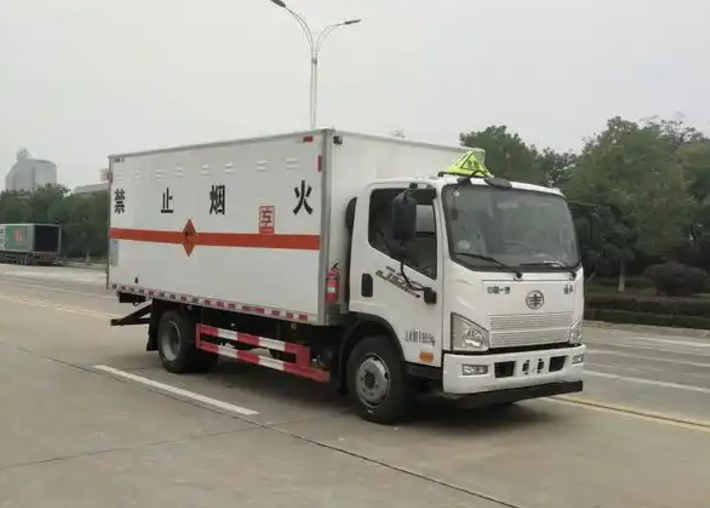勐腊爆破器材运输车可以上高速吗?