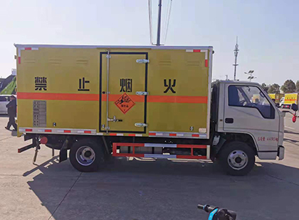 勐腊爆破器材运输车技术升级与安全合规新趋势