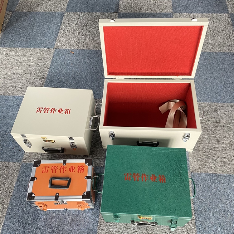 勐腊爆破工程作业箱如何选择？玻璃钢与传统材质的全面对比